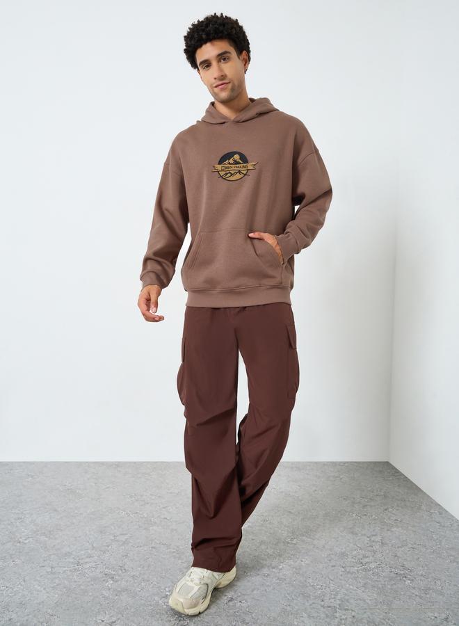 ستايلي هودي مطرز بقصة واسعة - Image 2